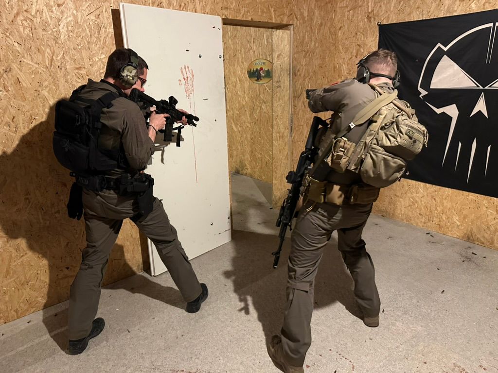 Progression CQB encadrée dans un environnement confiné